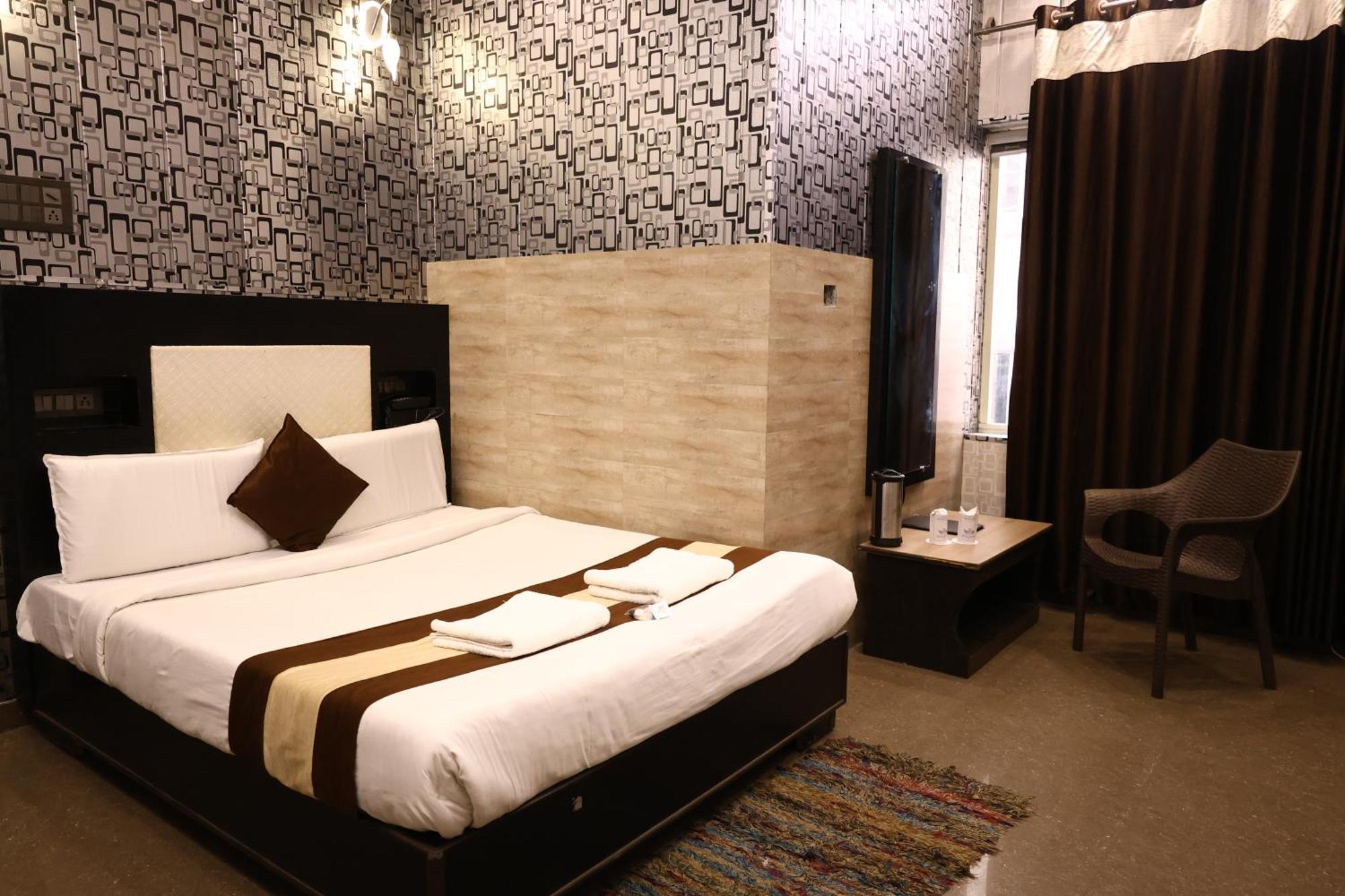 Hotel Pardesi Haridvár Kültér fotó