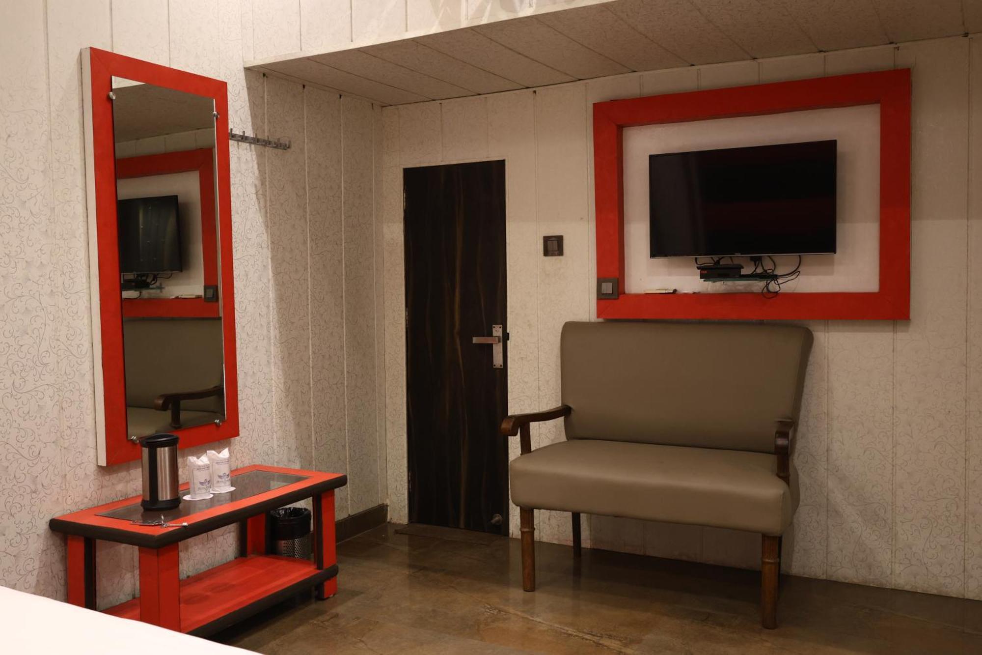 Hotel Pardesi Haridvár Kültér fotó