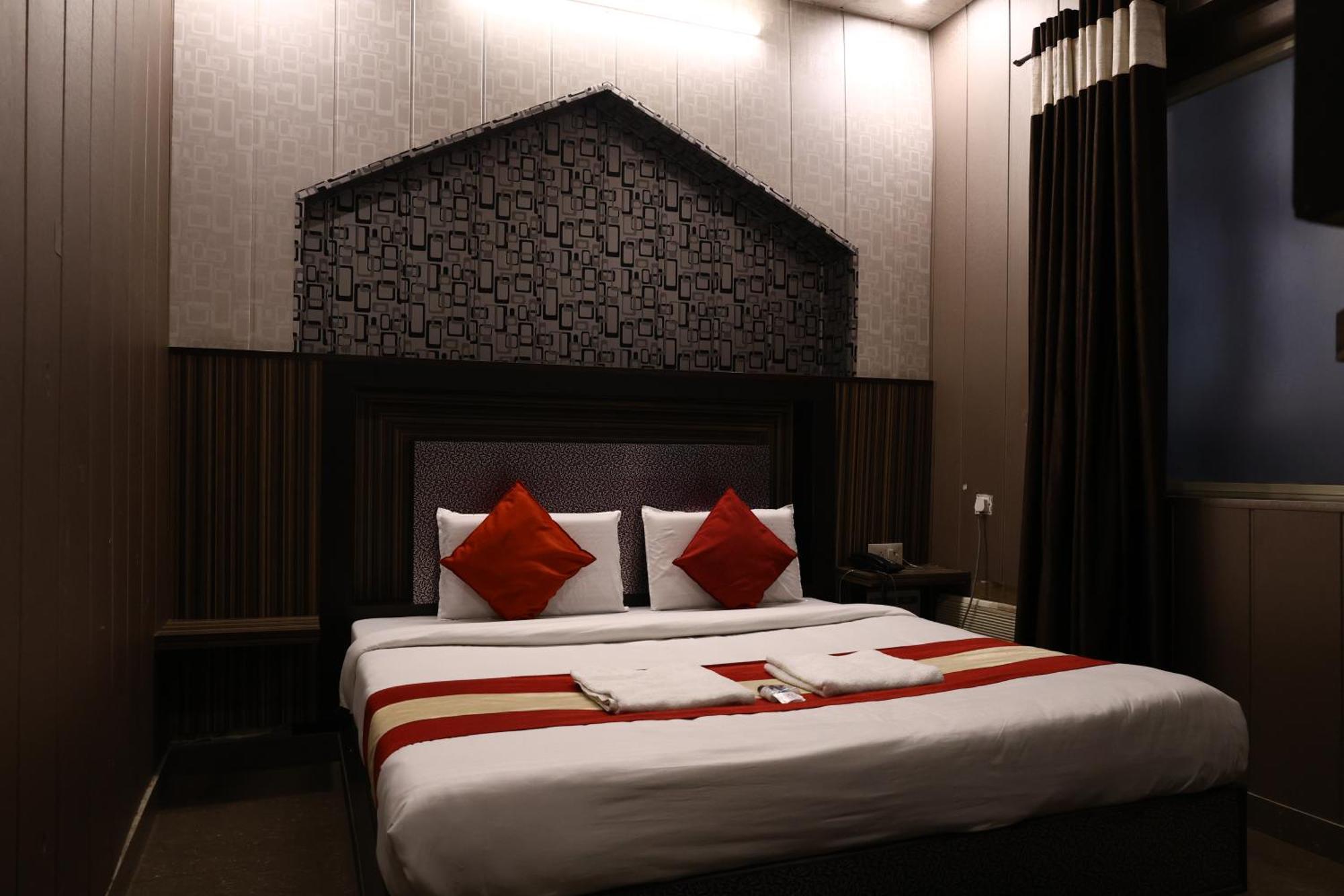 Hotel Pardesi Haridvár Kültér fotó