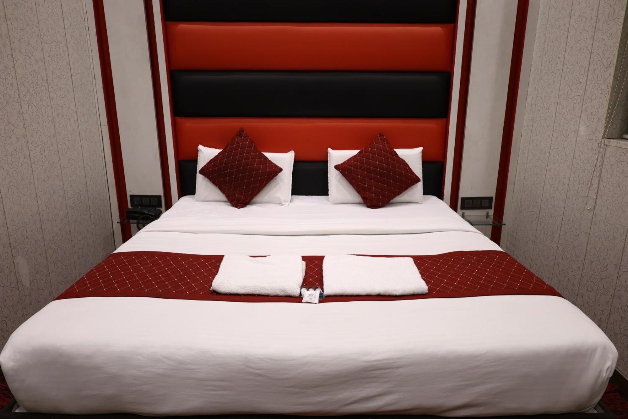 Hotel Pardesi Haridvár Kültér fotó