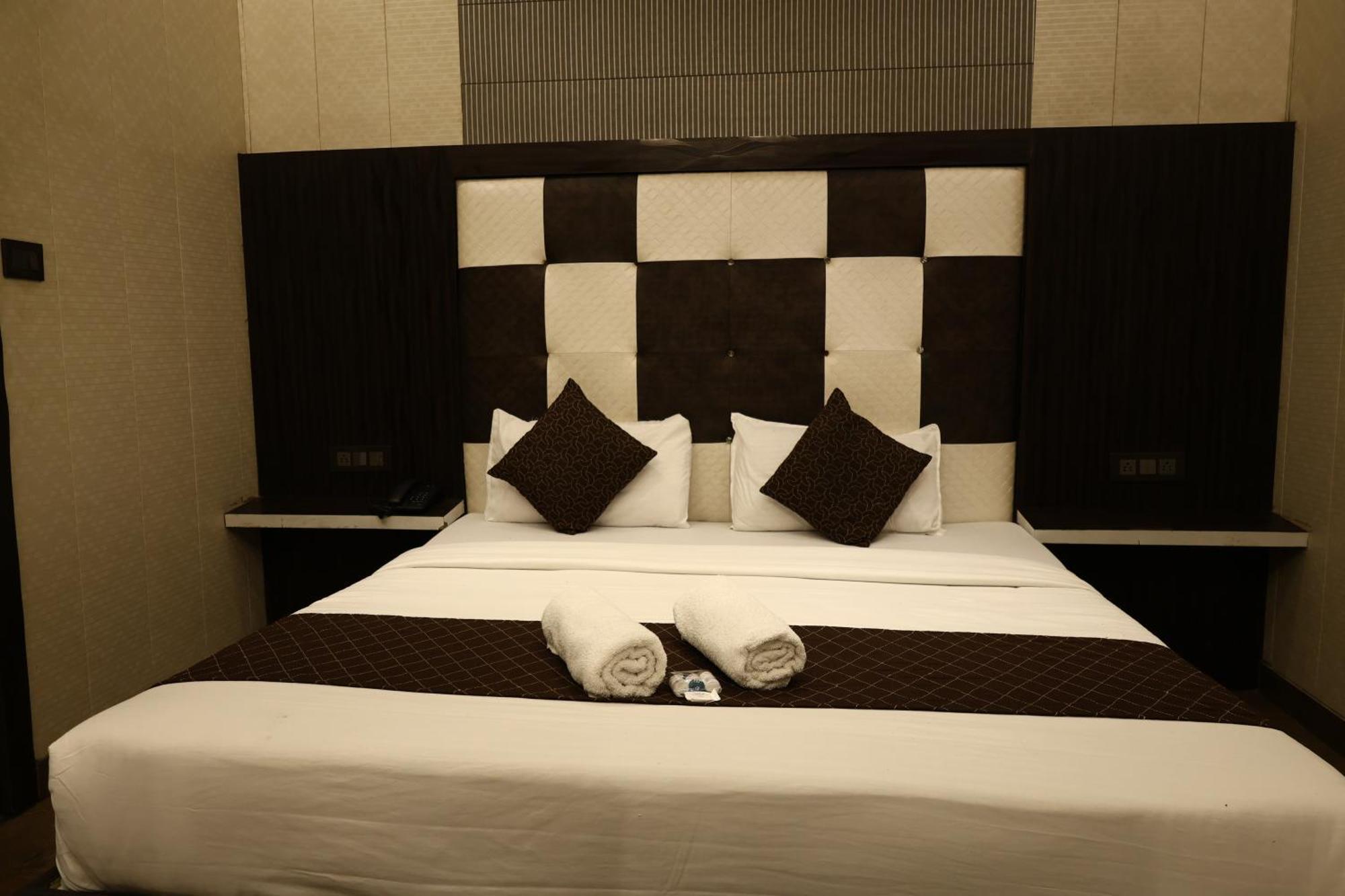 Hotel Pardesi Haridvár Kültér fotó