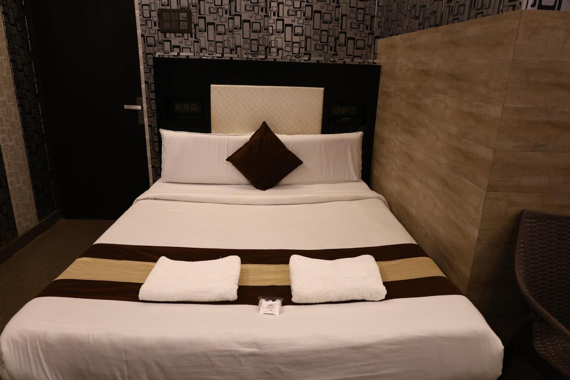Hotel Pardesi Haridvár Kültér fotó