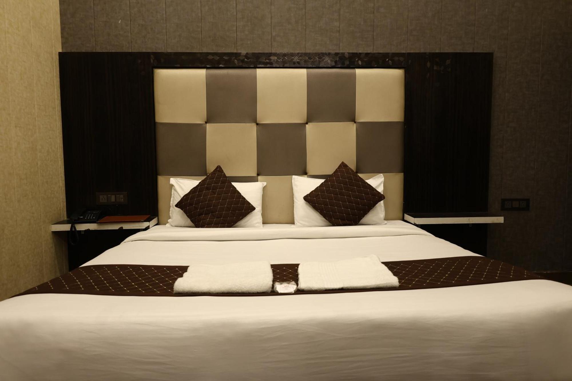 Hotel Pardesi Haridvár Kültér fotó