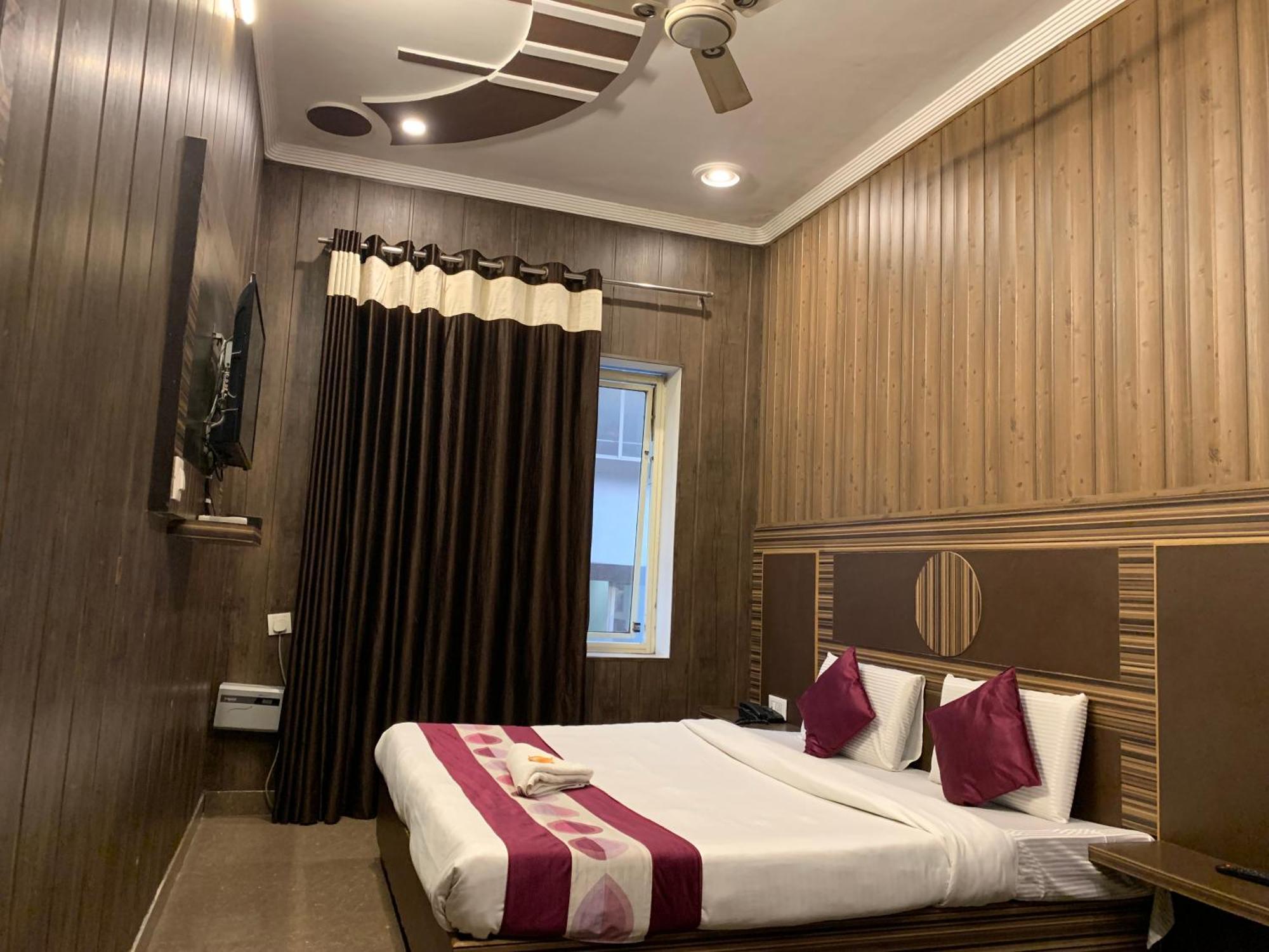 Hotel Pardesi Haridvár Kültér fotó