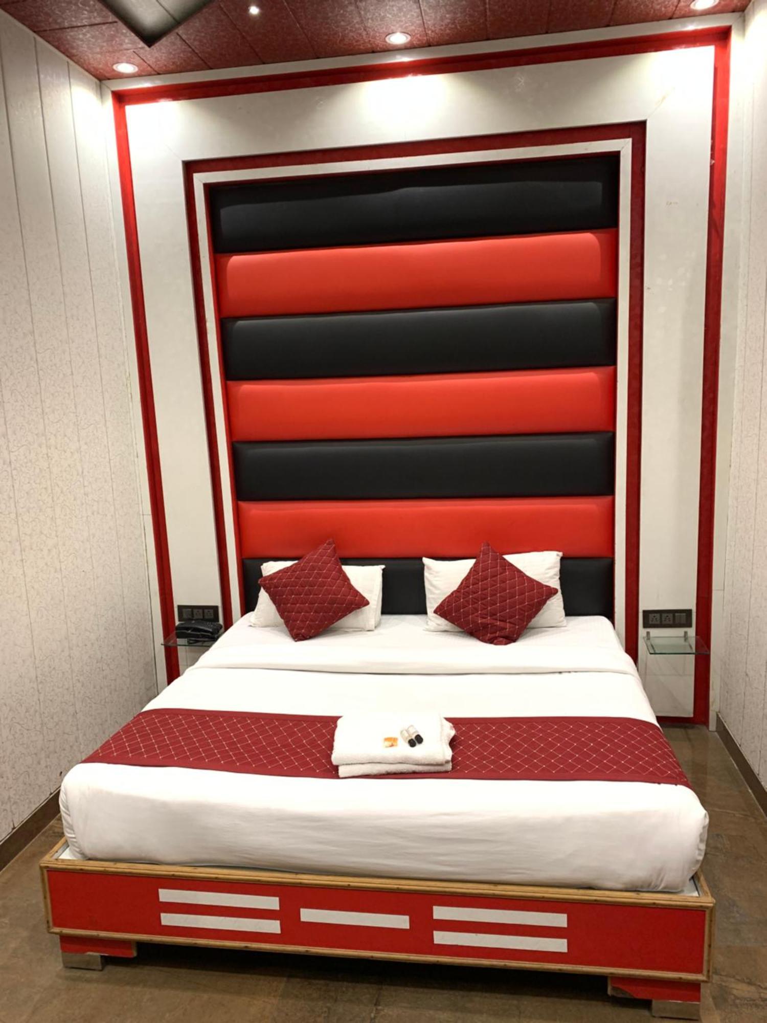 Hotel Pardesi Haridvár Kültér fotó